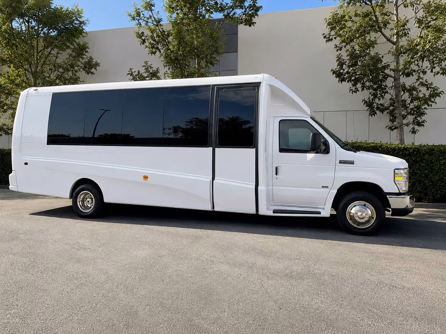 15 passenger minibus