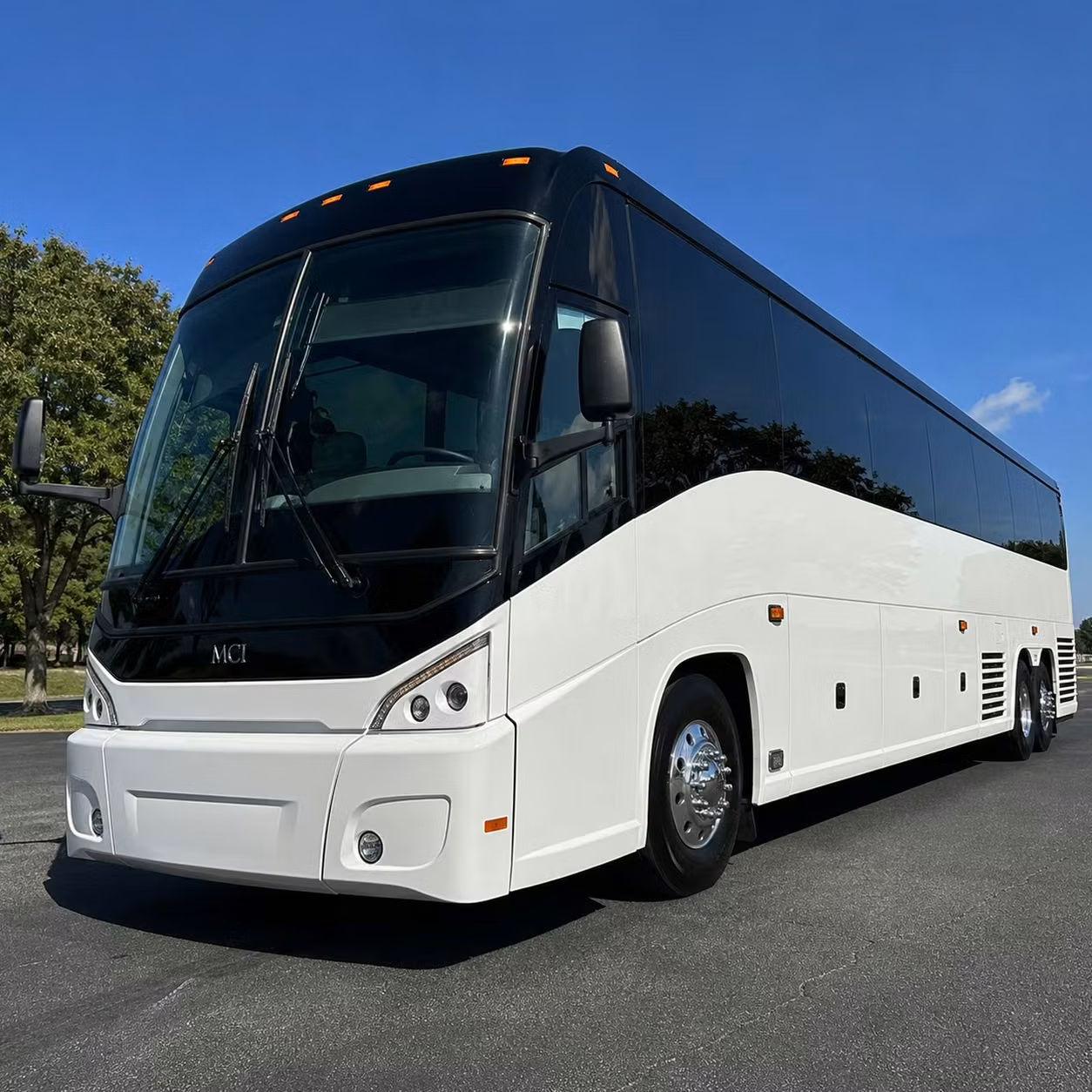 charter bus rentals for large groups heading to big concert venues